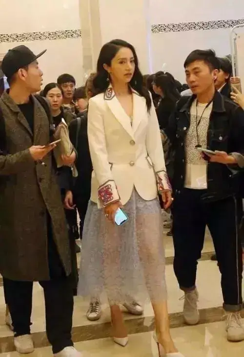对高云翔付出一切的董璇，为什么最终还是以离婚而告终？_嘉待情感
