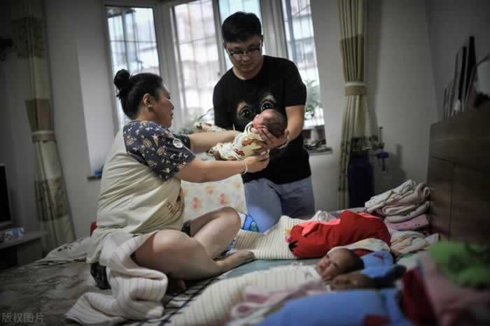 离婚2岁内孩子跟妈妈 不因为改姓不给钱 民法典婚姻家庭解读3_嘉待情感