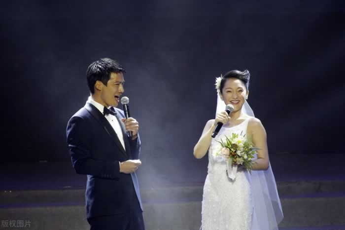 周迅官宣离婚背后，是无数人在婚姻里想要的安全感_嘉待情感