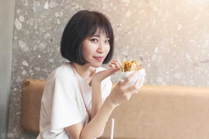 感情中没有原则的女人，就不可能守住婚姻_嘉待情感