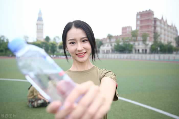 美貌和智慧你该怎么选？女神说：我都要_嘉待情感