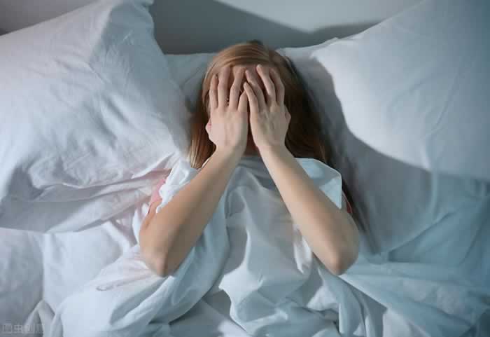 一到深夜就失眠流泪：长期这样下去身体能受得了么？_嘉待情感挽回