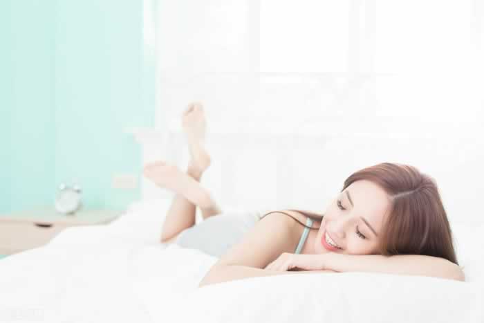 当下的力量：做一个现实的女人总要好过做一个痛苦的女人_嘉待情感
