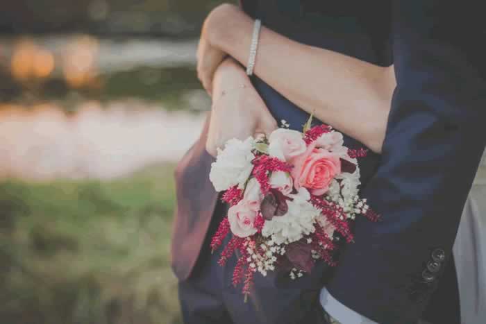 “看完准婆婆的朋友圈后，我取消了婚礼”_嘉待情感