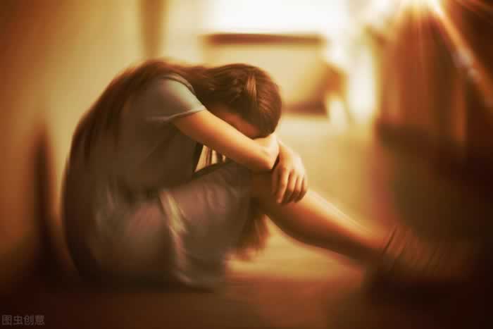 极度缺乏安全感的女人，如何挽回被自己深深伤害过的男人？_嘉待情感