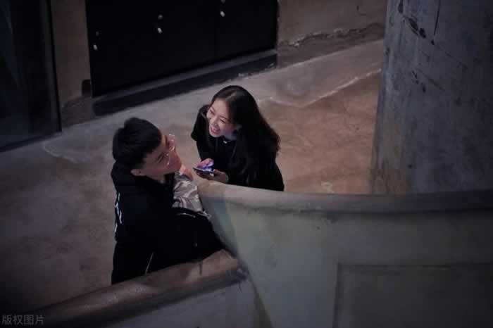 男人既然出轨背叛了，为何大部分都不愿意去离婚？-挽忆情感