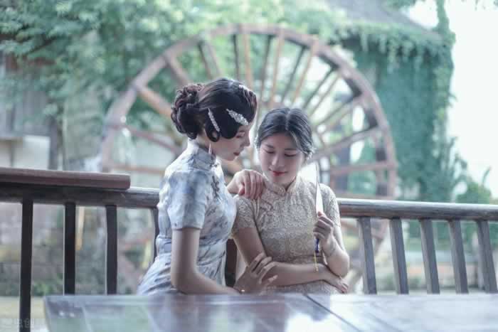 人到中年，男人会出轨什么样的女人？过来人说了重要的3点_嘉待情感