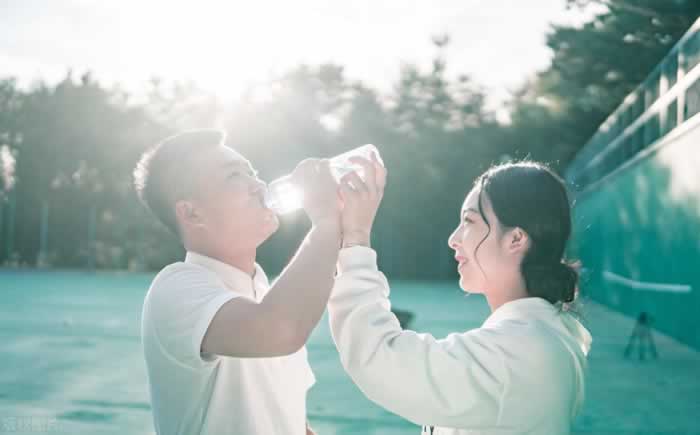 女人早晚都要明白，婚外有“情”，逃不开的是劫数，不是缘分_嘉待情感
