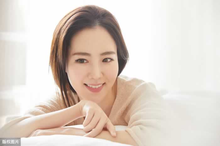 “女汉子”恋爱：男人这么直的生物，不给他点暗示他怎么知道追你_嘉待情感