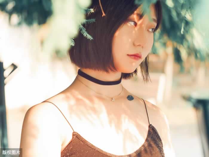 在感情里很“作”的女孩，其实都藏着“自卑情结”_嘉待情感