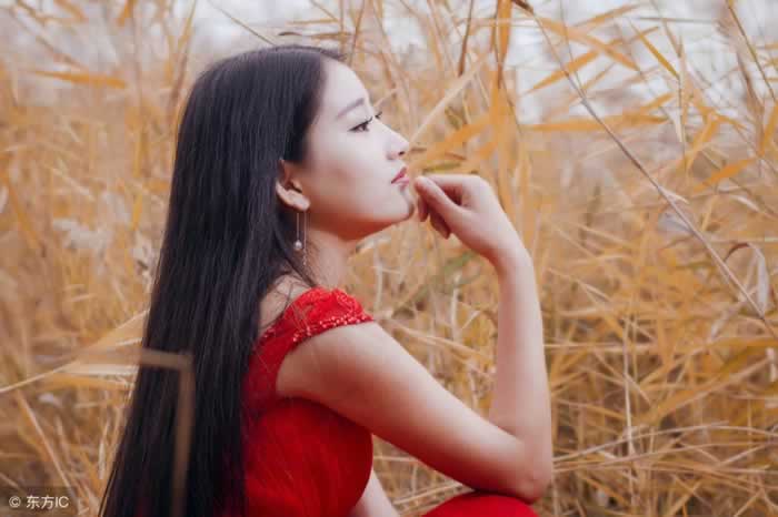 女人要想过的好，一定要多花一些精力来装扮自己_嘉待情感