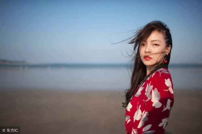 女人要想过的好，一定要多花一些精力来装扮自己_嘉待情感