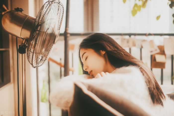 男人总说忙，怎么让他主动联系你？_嘉待情感挽回
