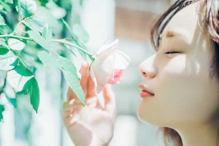 夫妻长期分居，如何让男人更加关心家庭？-挽忆情感