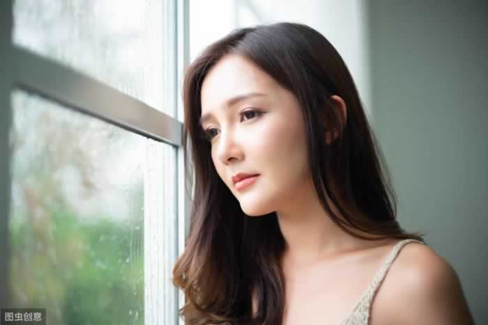 被冷暴力伤害过的女人，该如何正确面对？让女人免受情绪折磨_嘉待情感