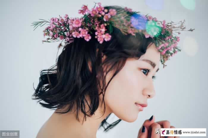 谈了一个男朋友，因为自己离过婚，内心感到特别自卑_嘉待情感