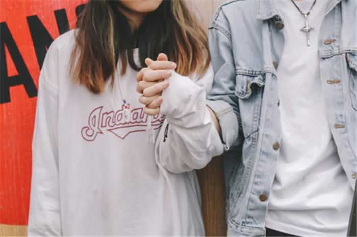 女朋友主动提分手怎么挽回？这四点复合女友方法要学习_嘉待情感挽回