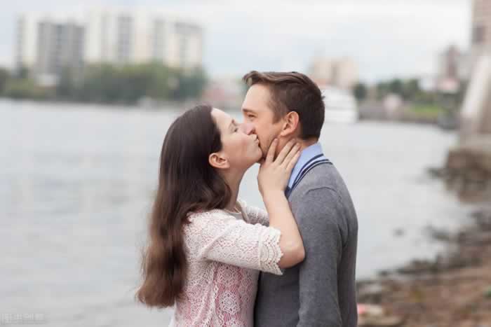 和女朋友冷战怎么办？教你怎么哄女朋友_嘉待情感挽回