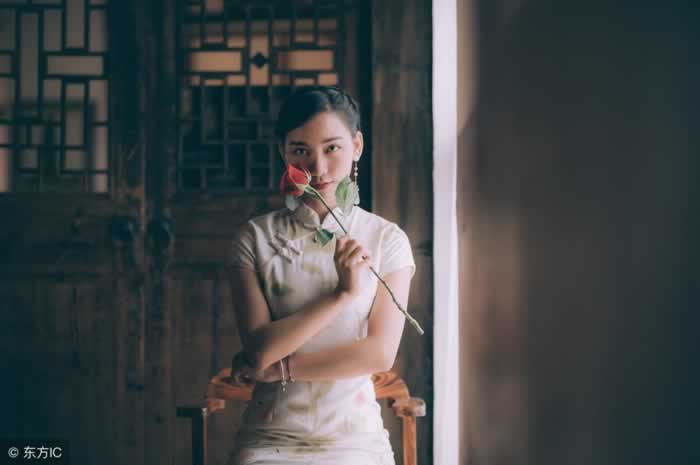 最打动男人的是女人的“柔”，学会这几招激起男人的爱怜和保护欲_嘉待情感挽回