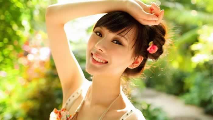 能够挽回男人的绝对不是你的卑躬屈膝，学会这3招让他主动追求你_嘉待情感