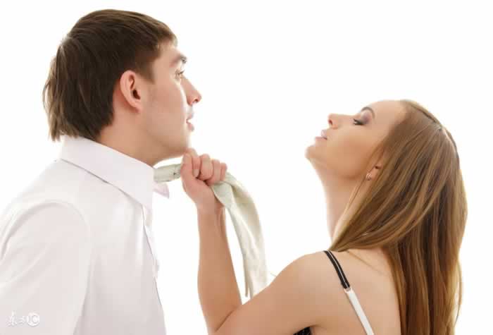 老婆爱吃醋，这样化解最巧妙_嘉待情感