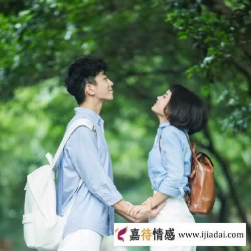 只有互相喜欢的两个人，才会有的默契，你们有吗？-挽忆情感